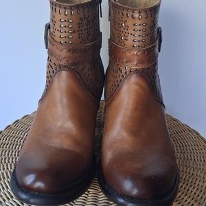 J.B. Dillon Brown Leather Ankle Boots - Classic Casual Style